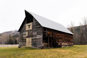 The Historic Flume- Log Barn