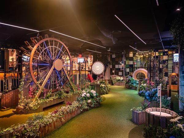 Swingers - The Crazy Golf Club (Dupont Circle)