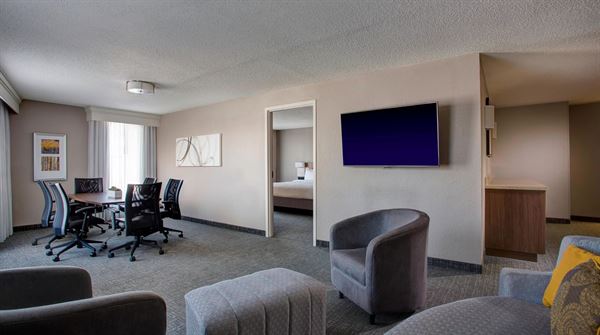 Courtyard by Marriott New Orleans Warehouse Arts District