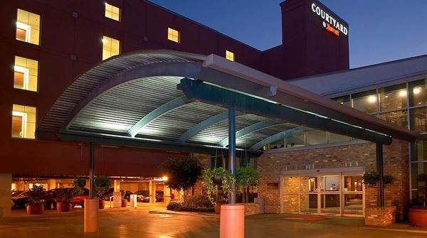 Courtyard by Marriott New Orleans Warehouse Arts District