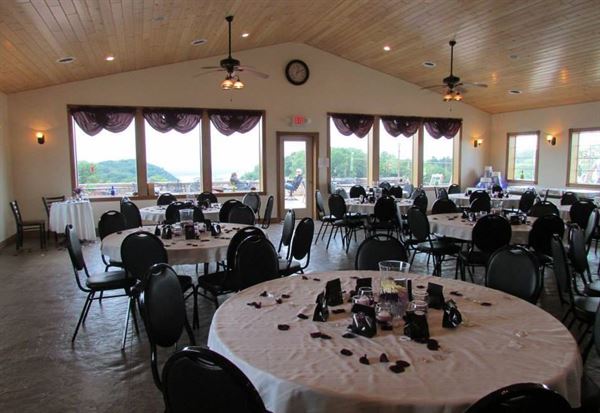 Danzinger Vineyards and Winery