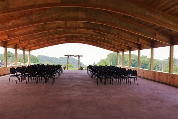 Danzinger Vineyards and Winery