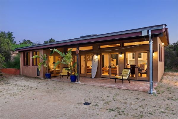 Spacious 7 bedroom Mansion in tranquil Topanga