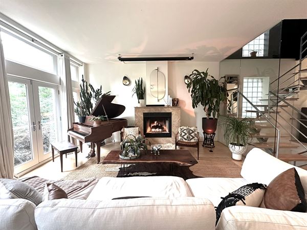 Modern Smart Home in Wicker Park