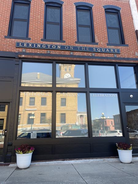 Lexington On The Square