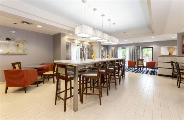 Hampton Inn Columbia I-26/Harbison Blvd.