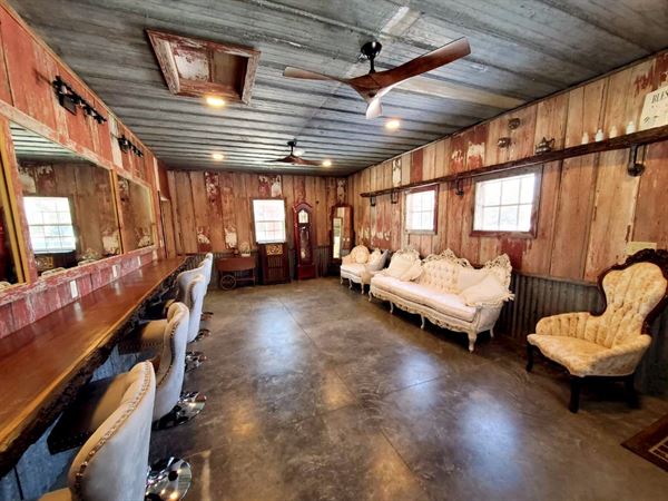 Divanyx Event Center & Photography