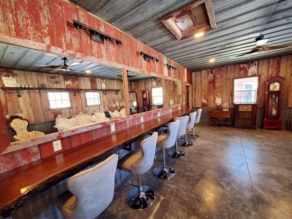 Divanyx Event Center & Photography