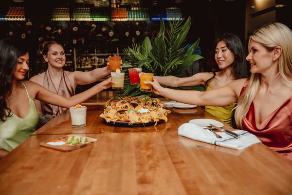 Moxies - Fairview Mall