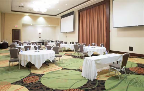 Embassy Suites by Hilton Fayetteville Fort Bragg