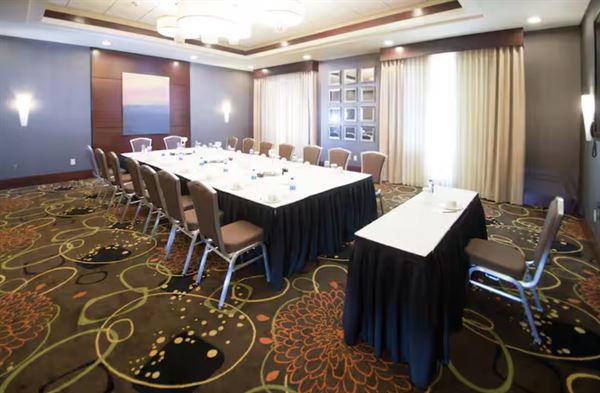 Embassy Suites by Hilton Fayetteville Fort Bragg