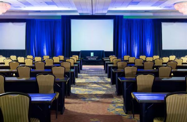 Embassy Suites by Hilton Portland Tigard