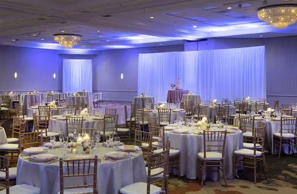 Embassy Suites by Hilton Portland Tigard