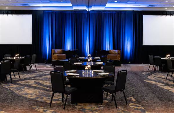 Embassy Suites by Hilton Portland Tigard