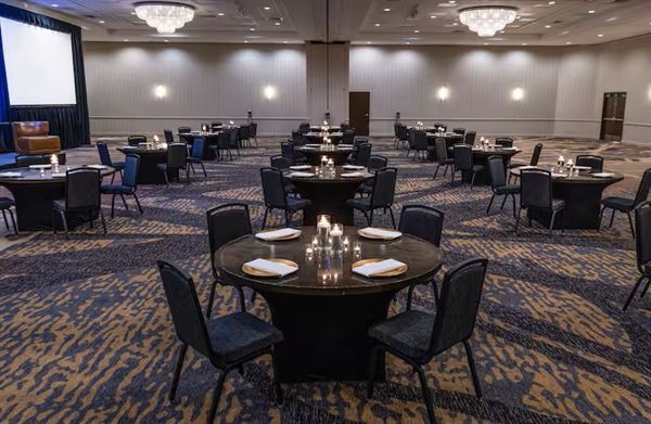 Embassy Suites by Hilton Portland Tigard