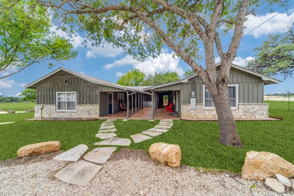 Red Barn Oak Retreat