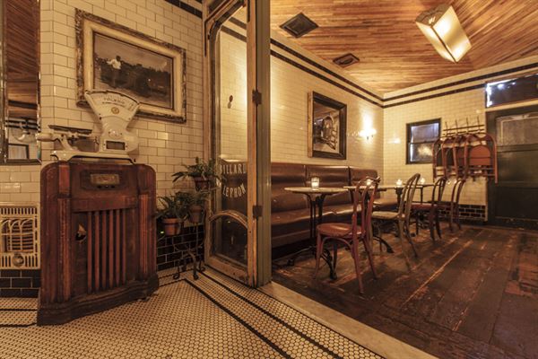 Olffield's Liqour Room