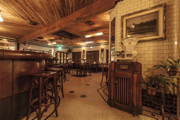 Olffield's Liqour Room