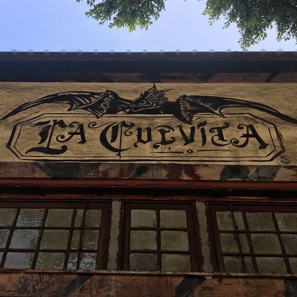 La Cuevita Bar