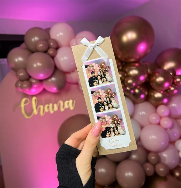 Photoboomb Photobooth