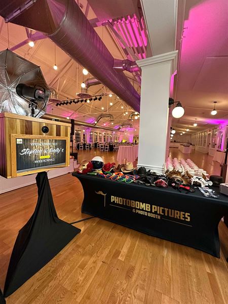 Photoboomb Photobooth