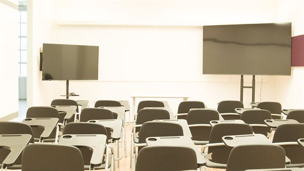 Digital Jungle: Your All-in-One Space for Conference, Hackathons, Workshops, Podcasts & Networking