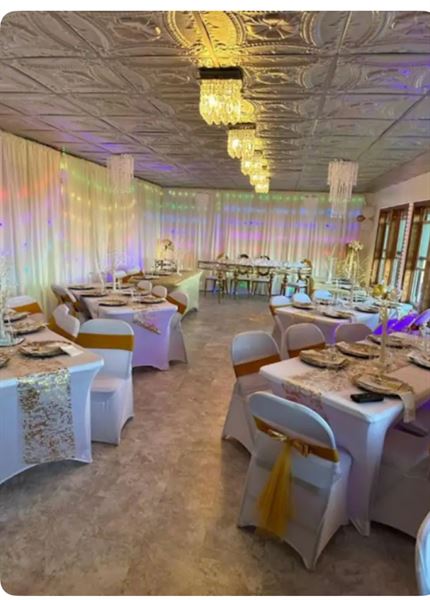 Lara’s Chateau At The Radio House