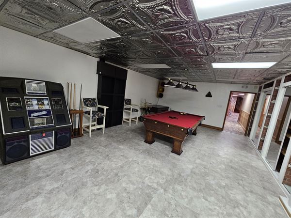 Lara’s Chateau At The Radio House