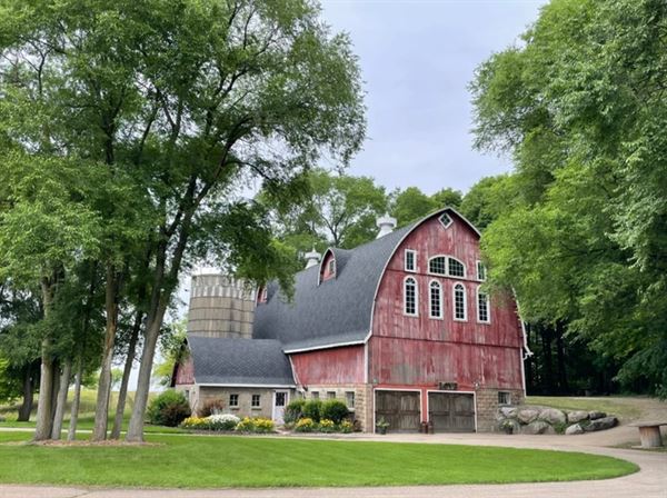 Howling Moon Weddings & Events