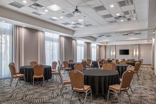 Hyatt Place Riverside Downtown