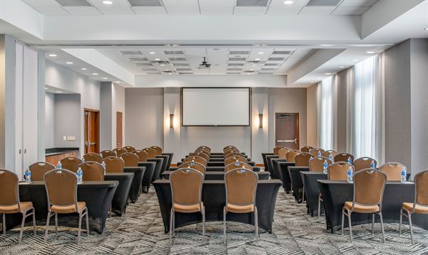 Hyatt Place Riverside Downtown