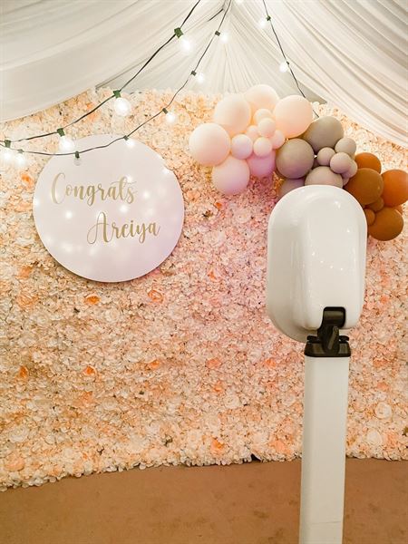 Stay Golden Photo Booth | Orange County