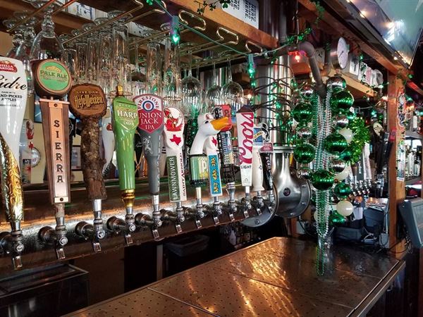 Mo's Irish Pub Vintage Park