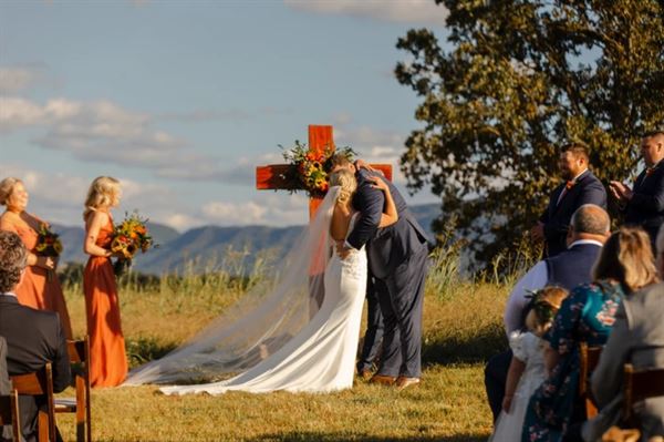 The Lake at Willow Oaks Weddings & Events