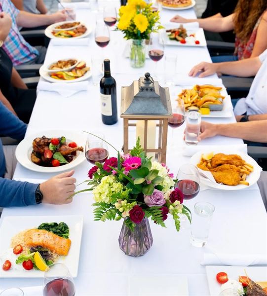 Anna's Harborside Grille