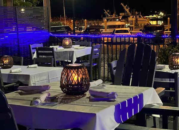 Anna's Harborside Grille