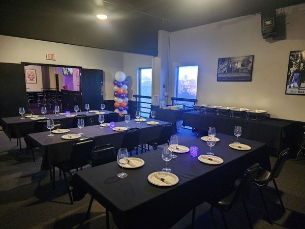 Stake Out Bar & Grill