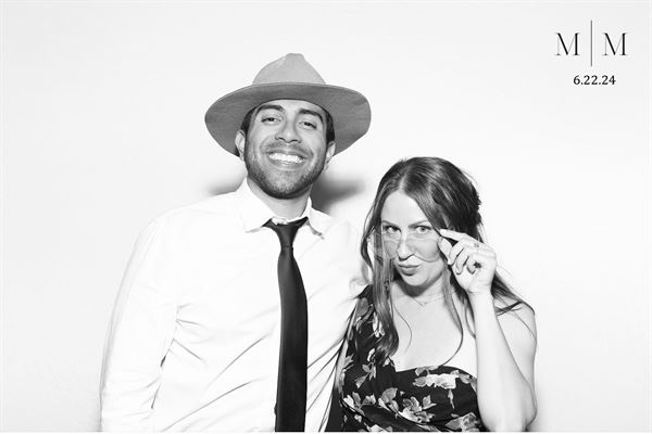 I HEART MOMO PHOTO BOOTH