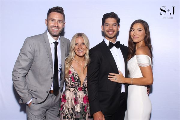 I HEART MOMO PHOTO BOOTH