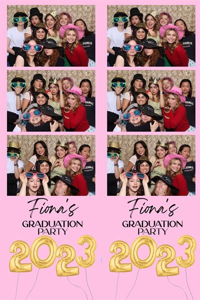 I HEART MOMO PHOTO BOOTH