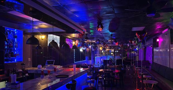 777 Vibes Restaurant & Lounge