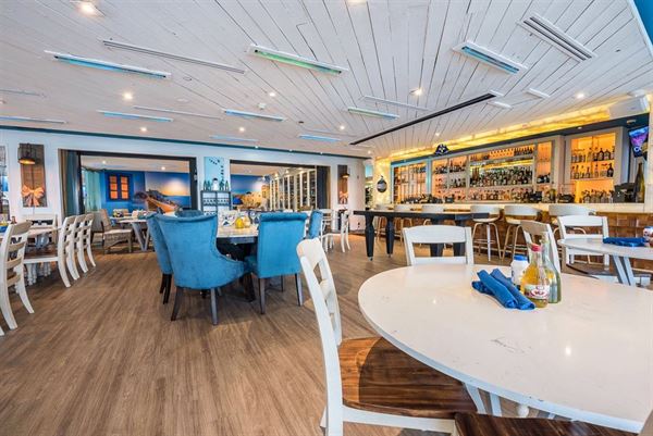 Santorini By Georgios