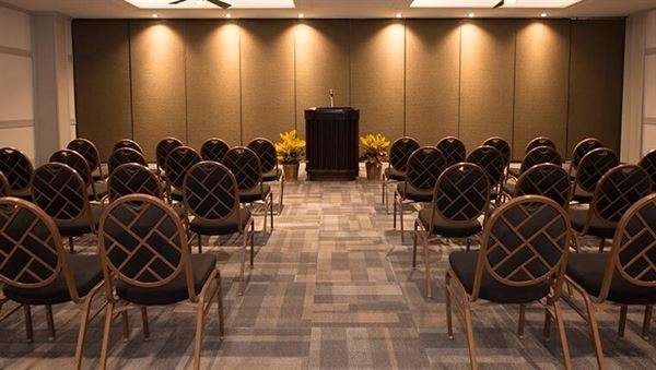 Royal Lahaina Resort & Bungalows