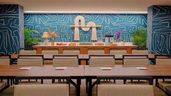 The Ambassador Hotel of Waikiki, Tapestry Collection by Hilton