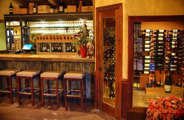 Twisted Oak American Bar & Grill