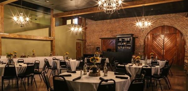 Twisted Oak American Bar & Grill