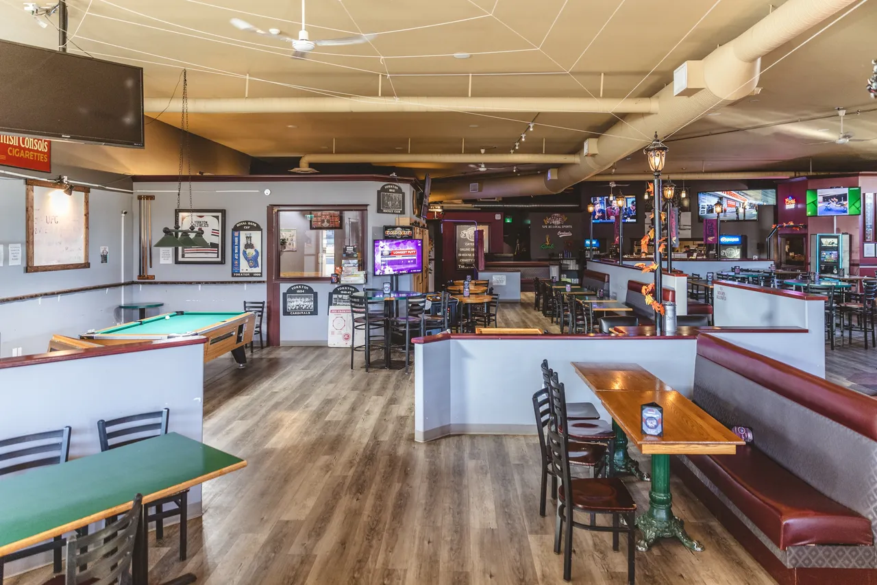 Tapps Sports Lounge & Grill