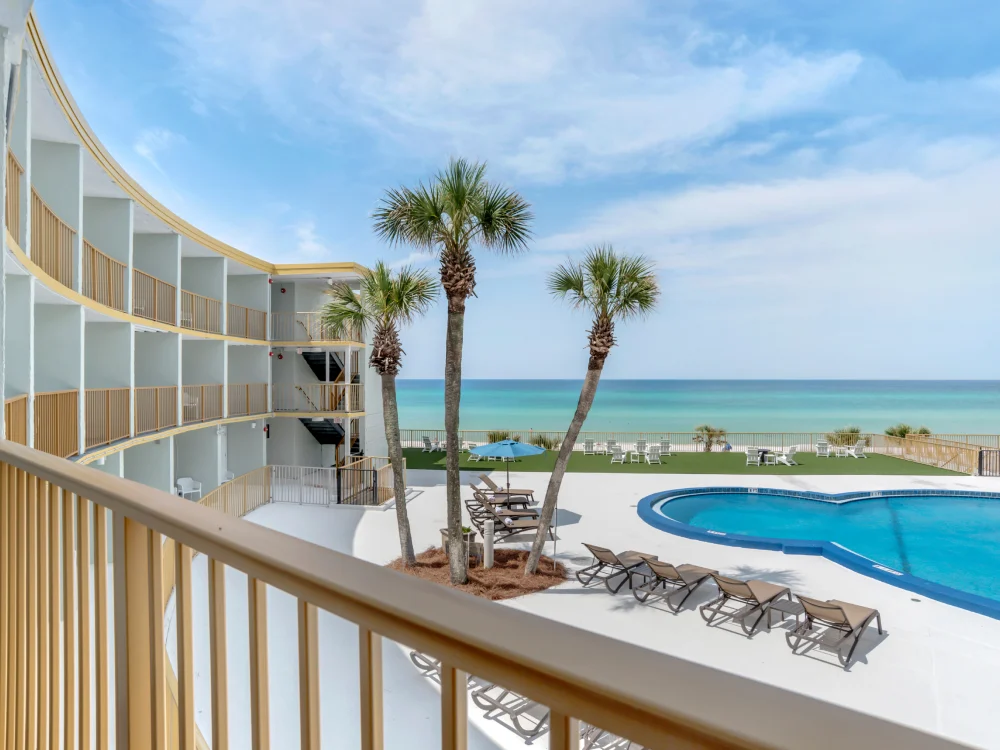 Chateau Beachfront Hotel