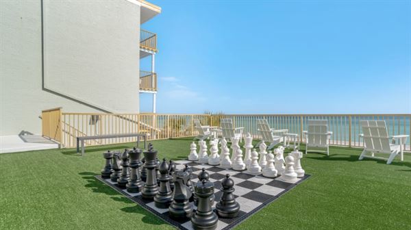 Chateau Beachfront Hotel