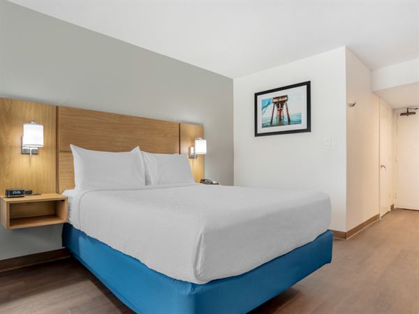 Chateau Beachfront Hotel